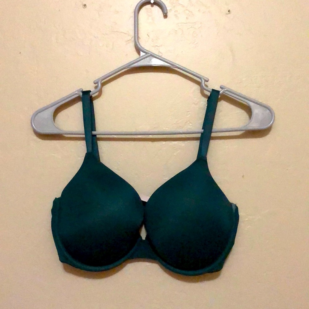 VS pink push-up bra